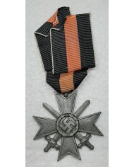 O800 GERMANY WWII  MILITAR MEDAL MERIT WITH SWORD (COPY) NO ORIGINAL.