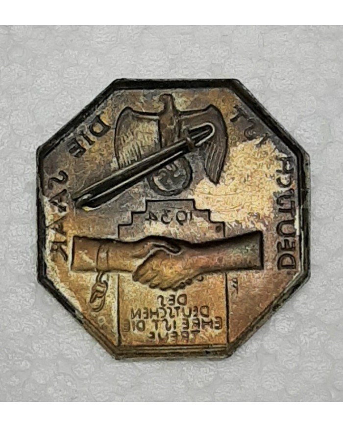 O817 GERMANY WWII  MOTHER SAAR SARRE PIN 38 mm.