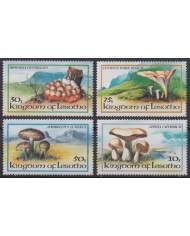 F-EX46954 LESOTHO MNH 1983 MUSHROOMS CHAMPIGNON FUNGI.