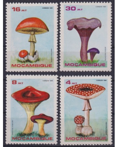 F-EX46939 MOZAMBIQUE MNH 1986 MUSHROOMS CHAMPIGNON FUNGI.