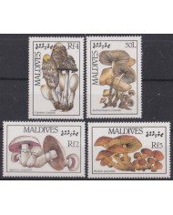 F-EX46944 MALDIVES MNH 1986 MUSHROOMS CHAMPIGNON FUNGI.