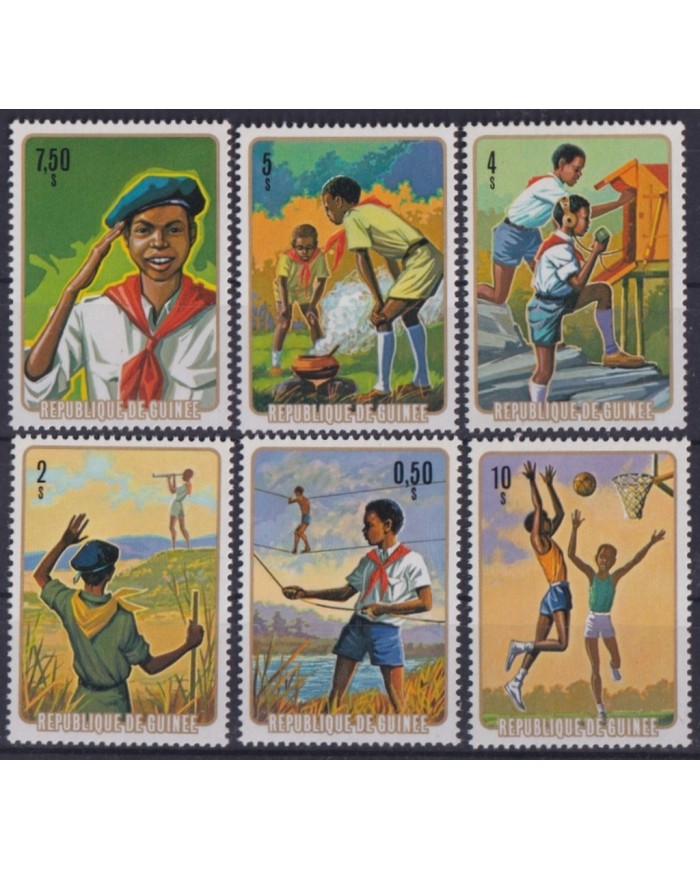 F-EX46975 GUINEE MNH 1974 BOYS SCOUTS PERFORATED.
