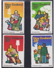 F-EX44490 NEW ZEALAND MNH 1981 HEALTH FAMILY.