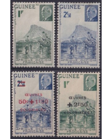 F-EX55696 GUINEA MH 1941-44 RIVER NATIVE IN RIVER + OVERPRINT.