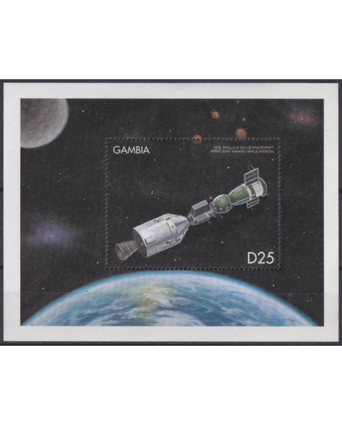 F-EX62048 UGANDA MNH 1999 SPACE COSMOS EXPLORATION APOLLO & SOYUZ SPACECRAFT.