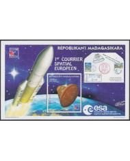 F-EX62451 MADAGASCAR MNH 2000 SPACE COSMOS EXPLORATION ROCKET SATELLITE.